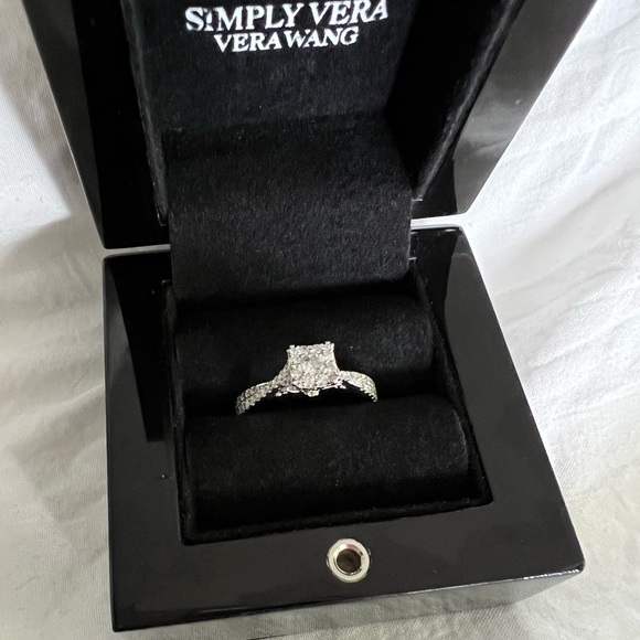 Vera Wang Jewelry - New Vera Wang 14K White Gold 1/2 Carrot Diamond Ring